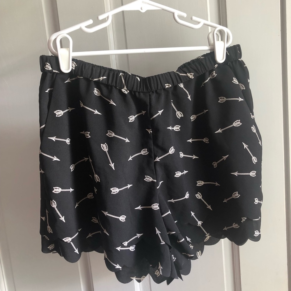 NWOT Anthropologie Scalloped Shorts